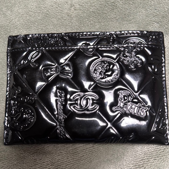 Chanel Black Patent Calfskin Lucky Symbols Cardholder - Picture 1 of 14
